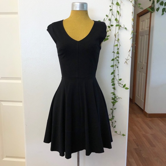 Bar III Dresses & Skirts - Bar 3 Fitted flared v neck Dress